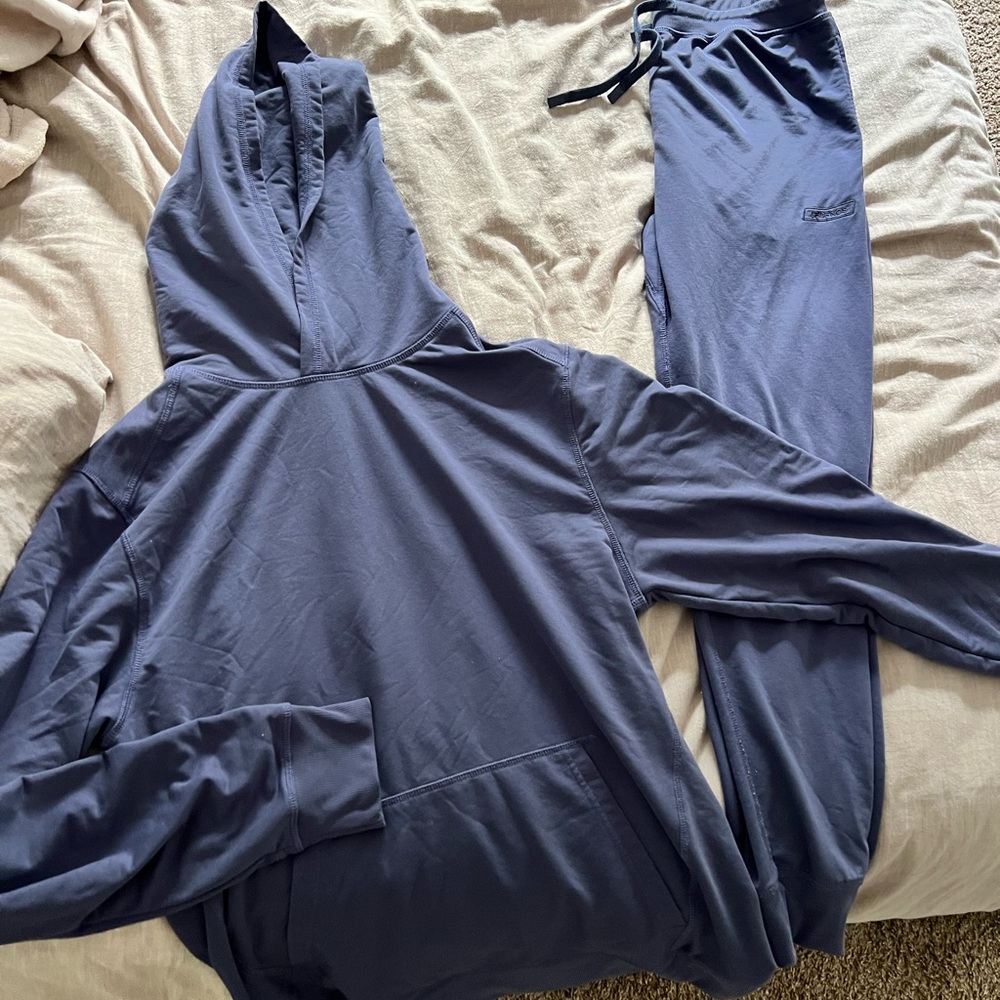 Legends Redondo sweatshirt and joggers